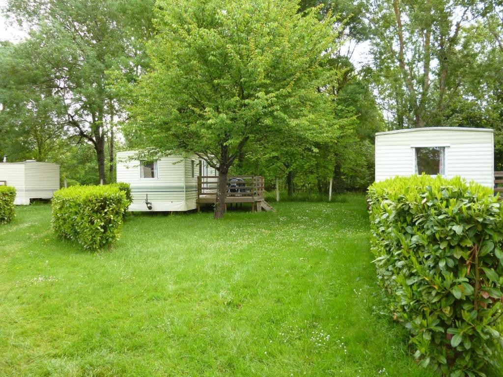 Hotel Camping Le Mouliat Moncrabeau Habitación foto