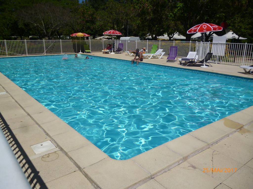 Hotel Camping Le Mouliat Moncrabeau Exterior foto