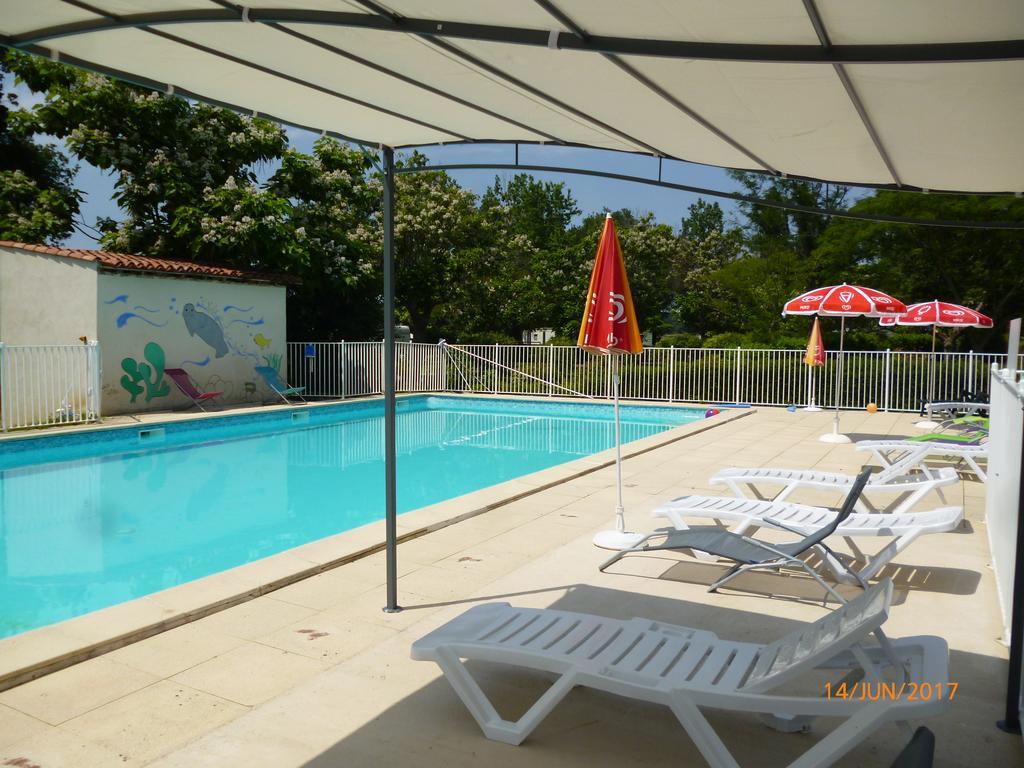 Hotel Camping Le Mouliat Moncrabeau Exterior foto