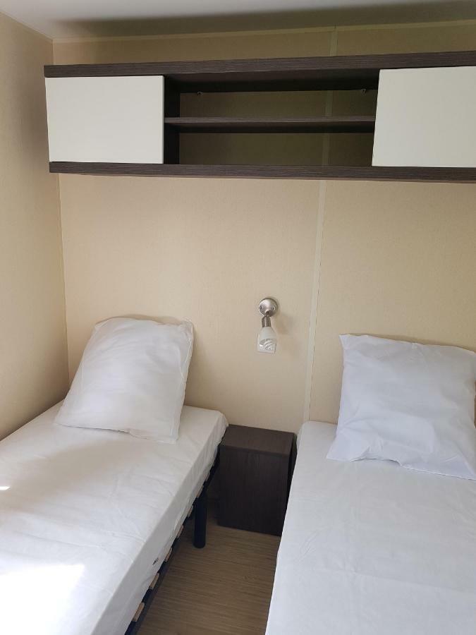 Hotel Camping Le Mouliat Moncrabeau Exterior foto